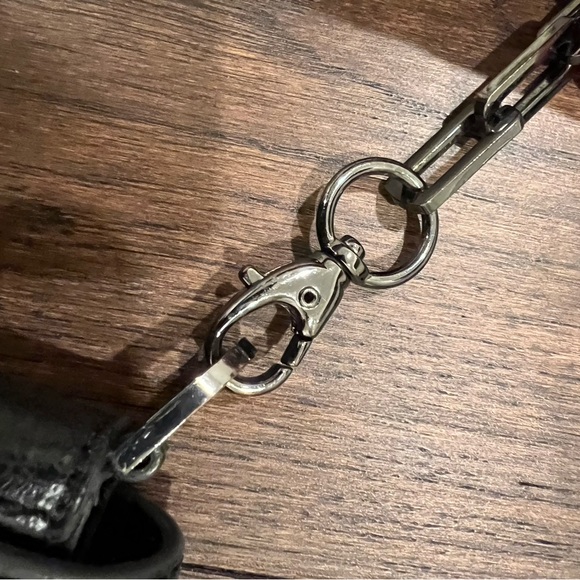 Tory Burch Black Mini Robinson Clutch and Crossbody with Black Chain Strap - Picture 3 of 8